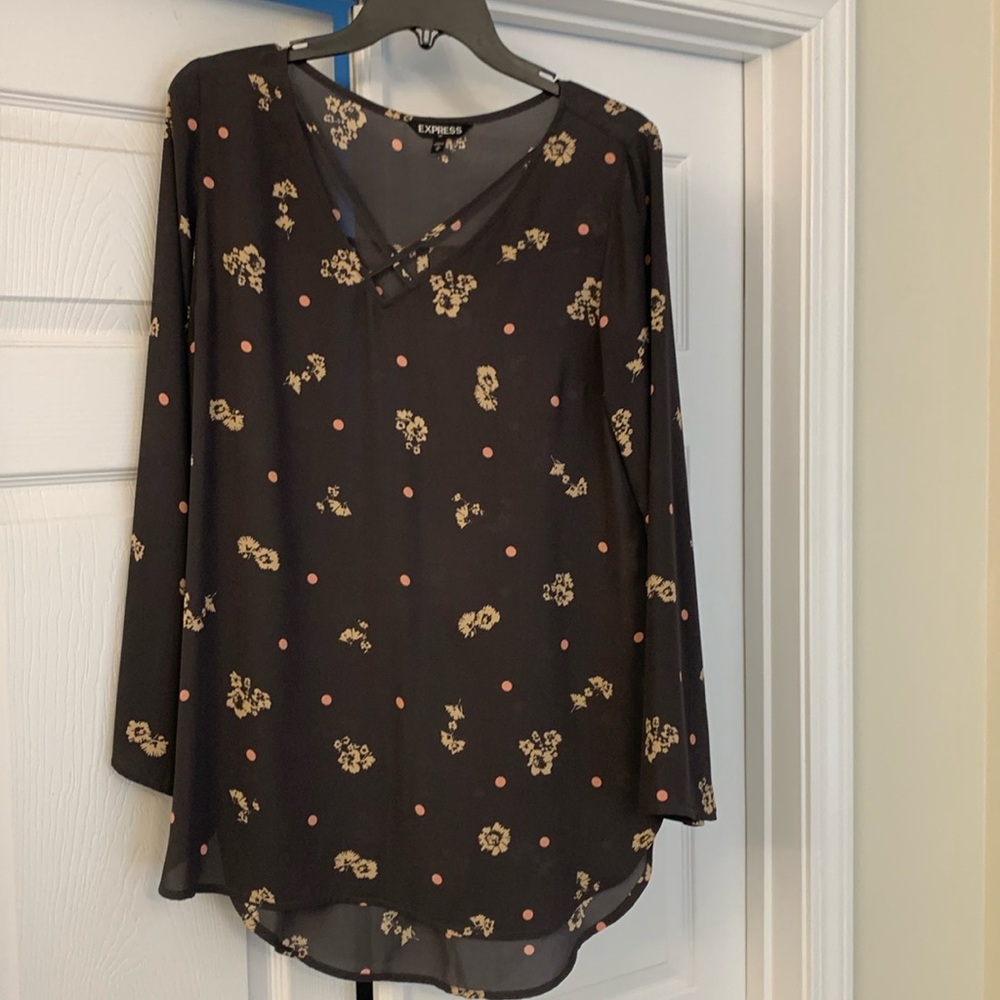 Express long sleeve patterned tunic Medium. Excellent condition!